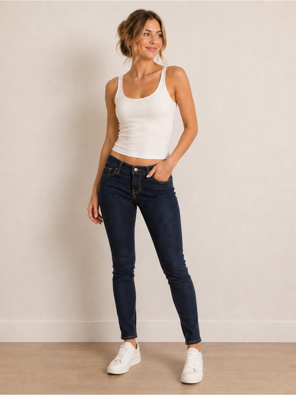 Levi’s 711 Skinny Jeans Womens Size 25 Dark Wash Blue Denim Stretch